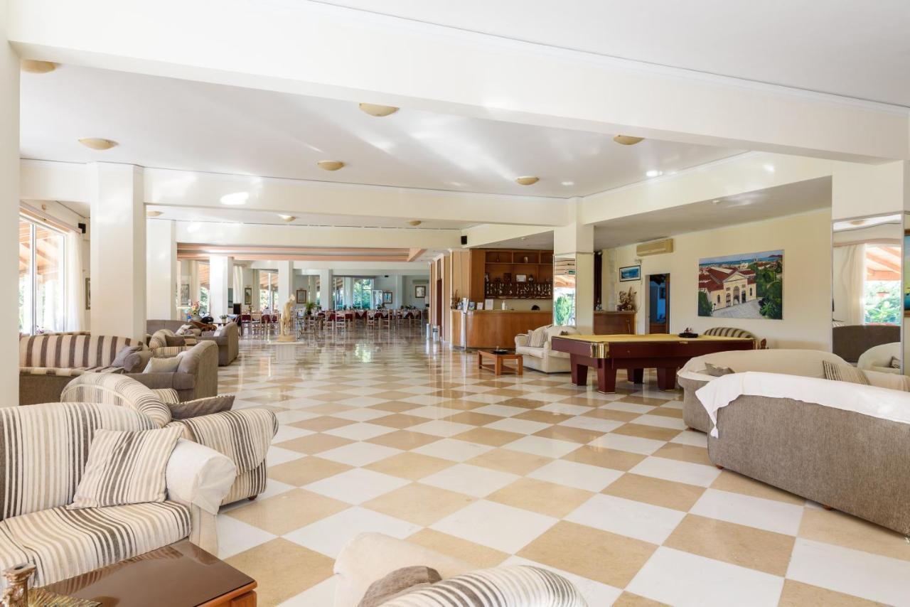 Regina Hotel Kíssamos Buitenkant foto