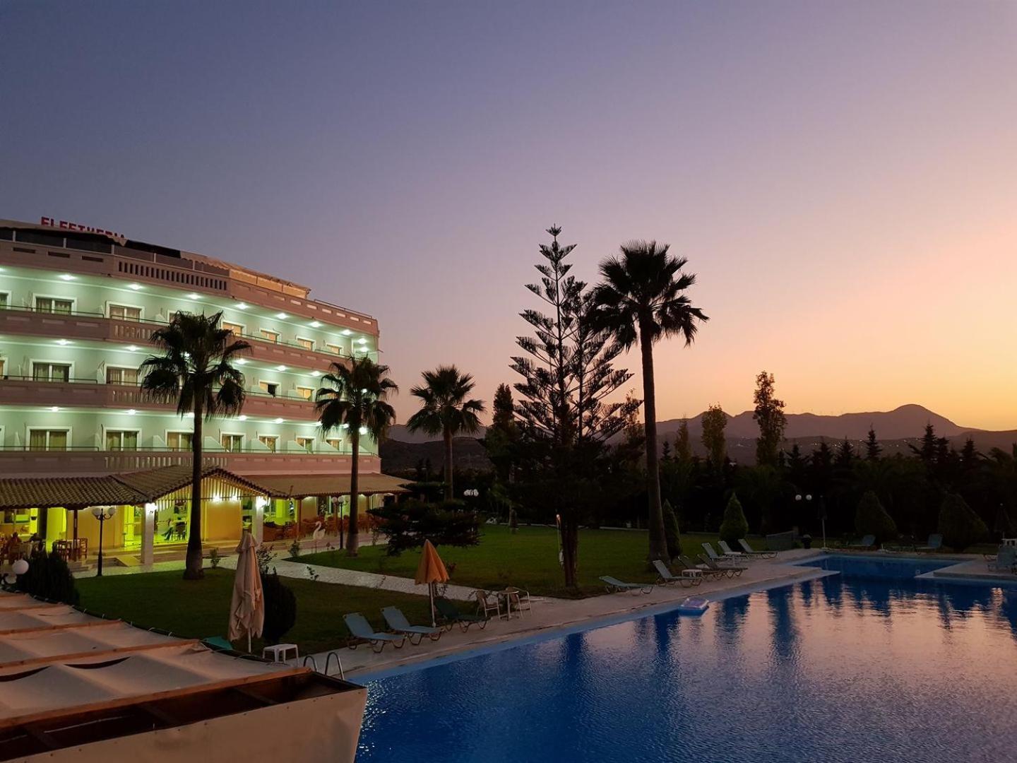Regina Hotel Kíssamos Buitenkant foto