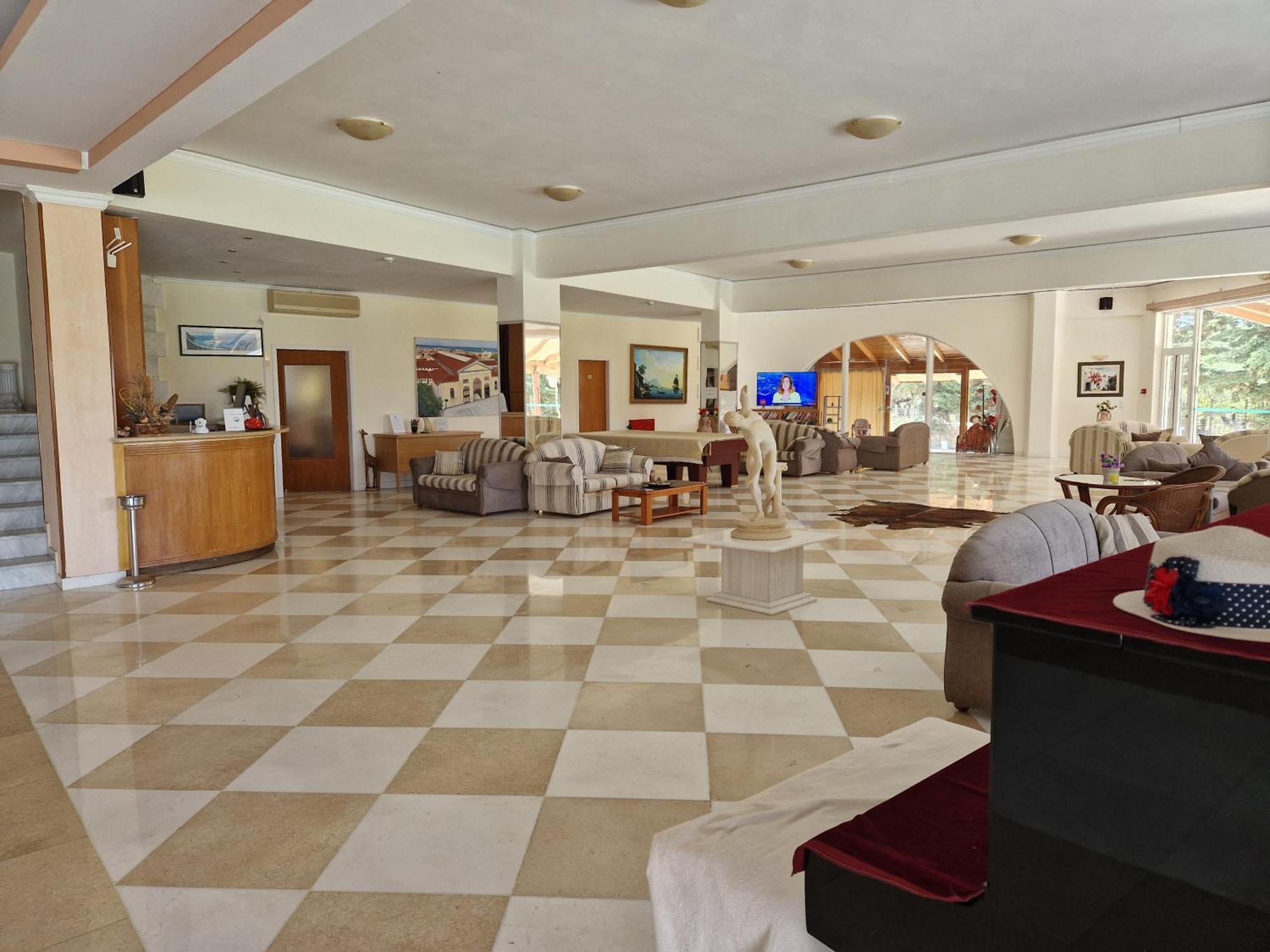 Regina Hotel Kíssamos Buitenkant foto