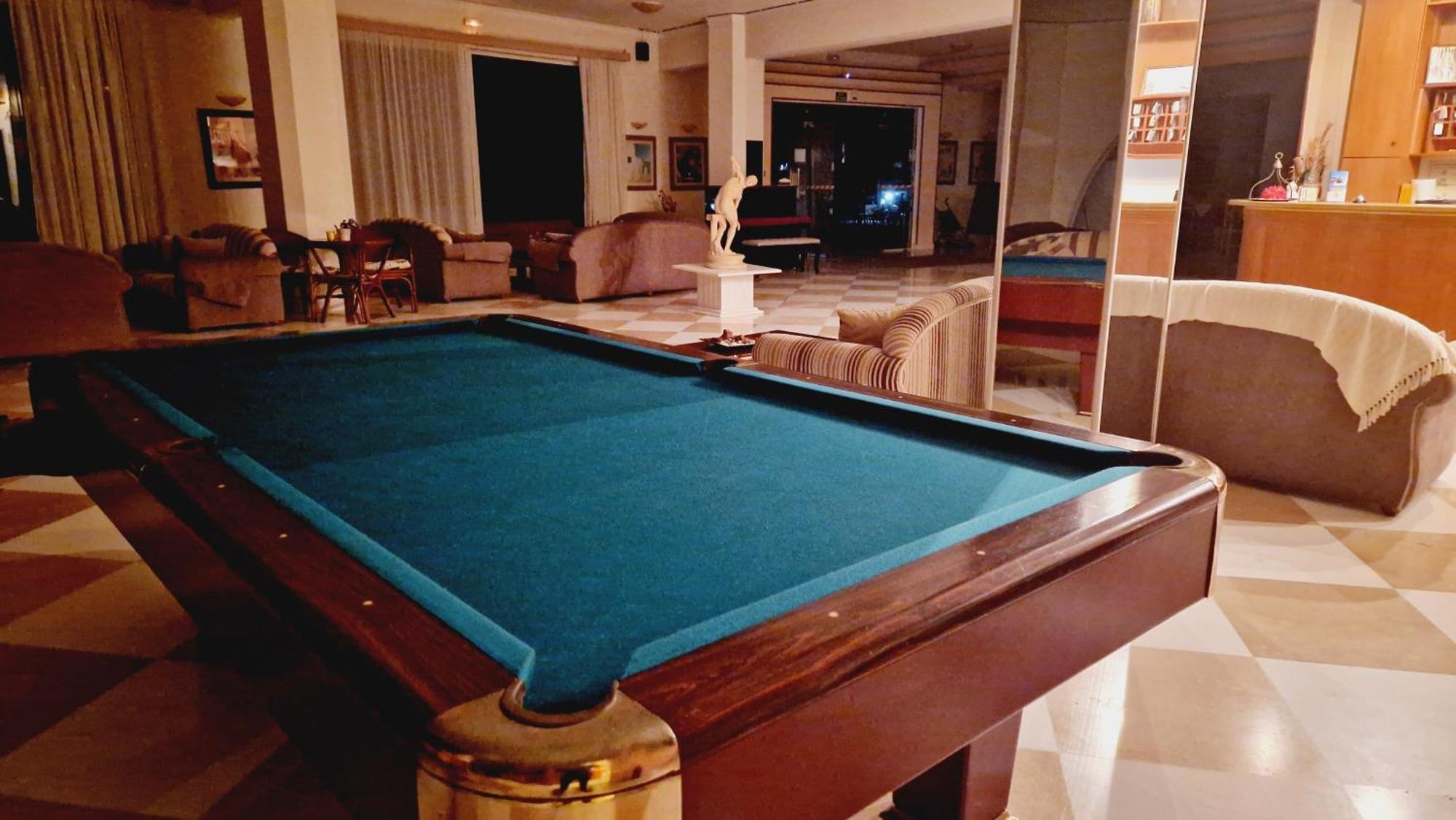 Regina Hotel Kíssamos Buitenkant foto