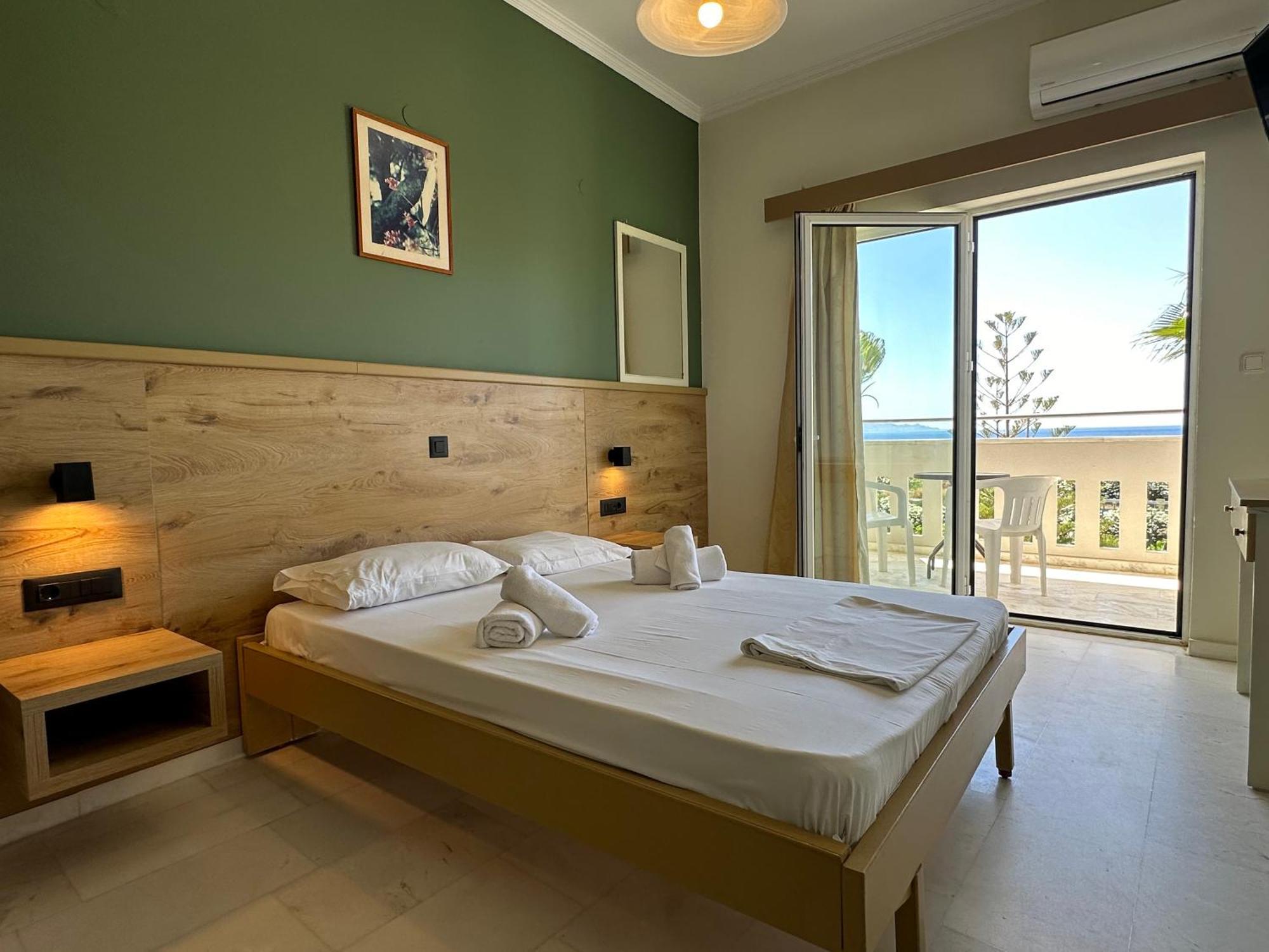 Regina Hotel Kíssamos Buitenkant foto