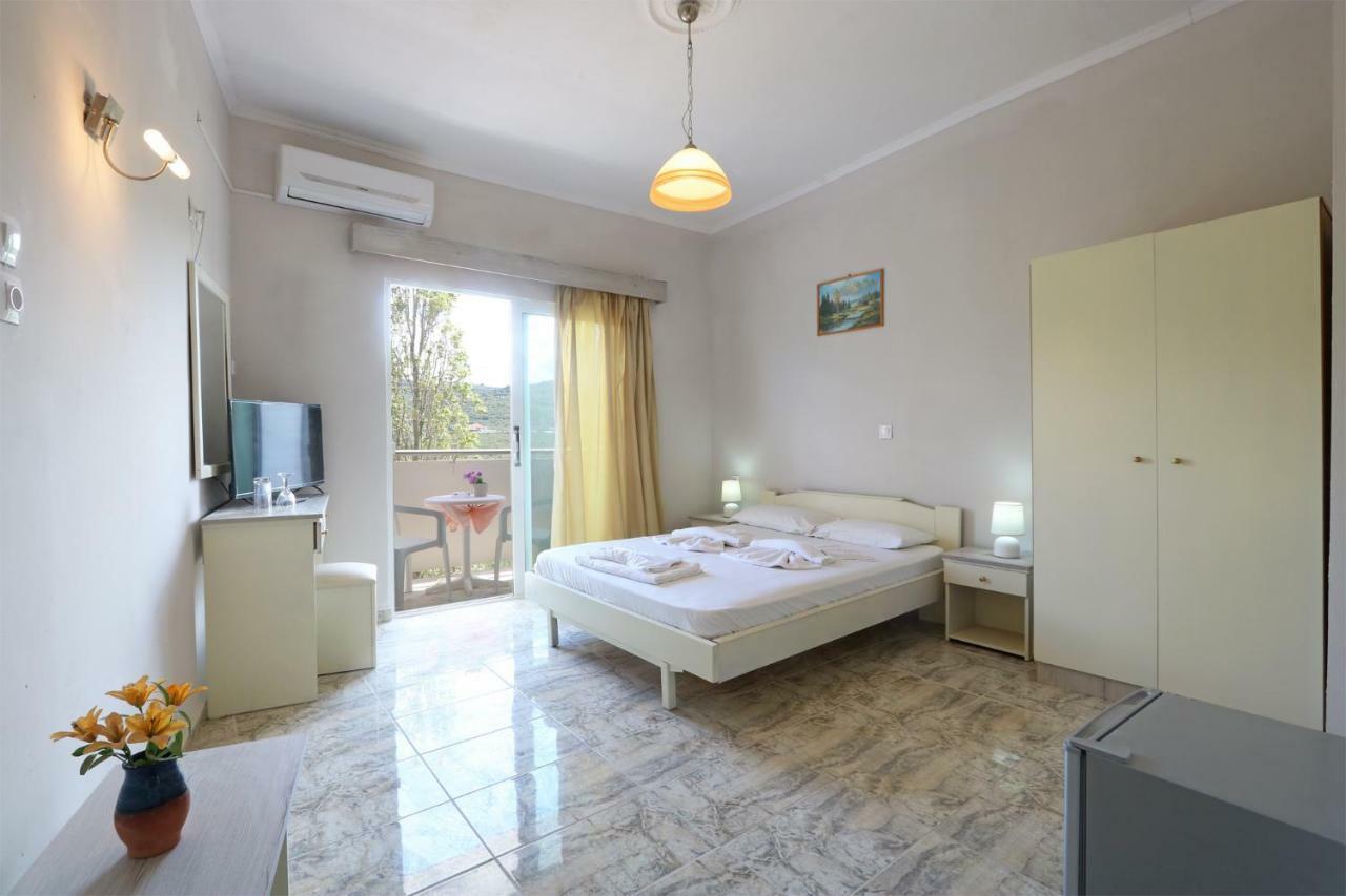 Regina Hotel Kíssamos Buitenkant foto